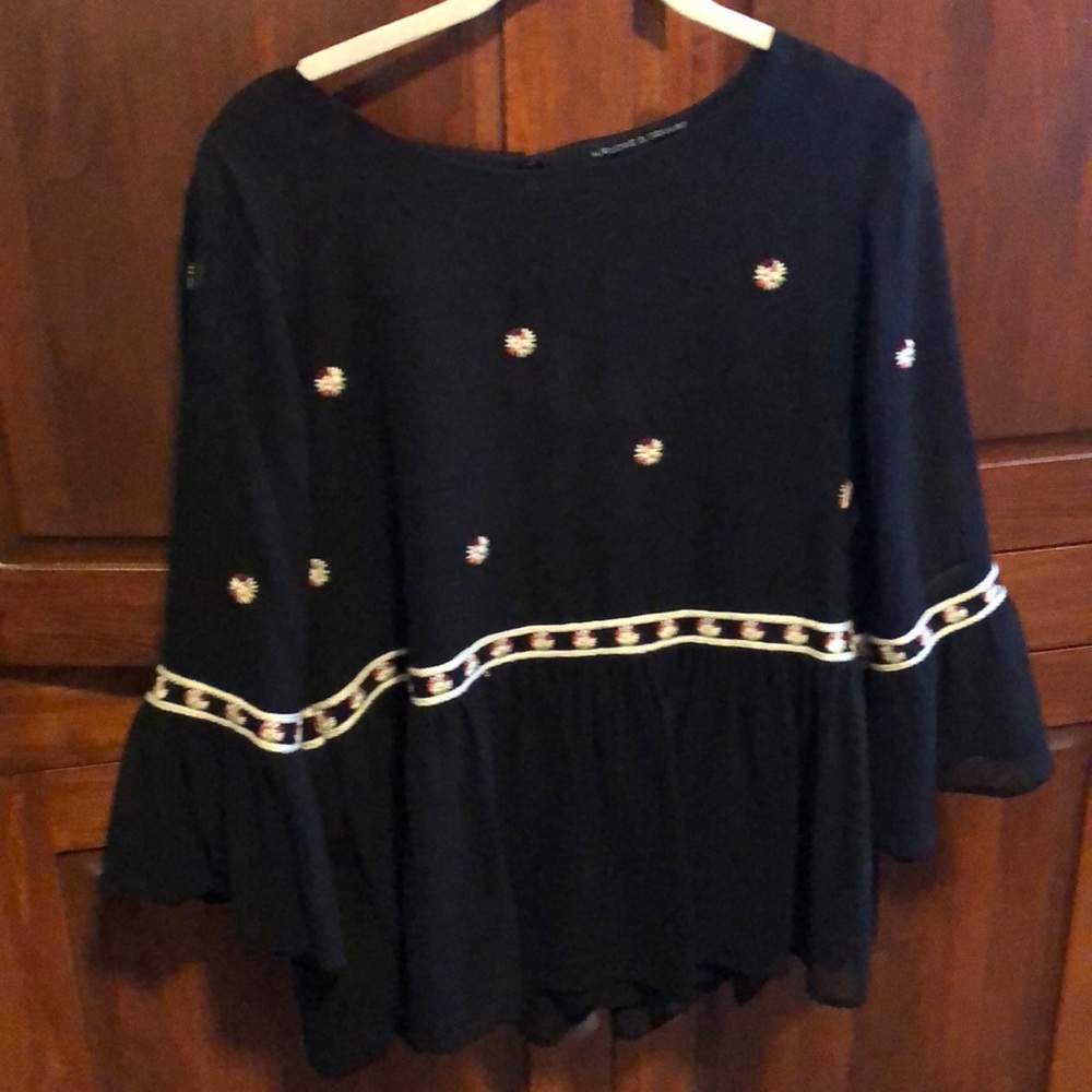 Harlowe & Graham black embroidery blouse